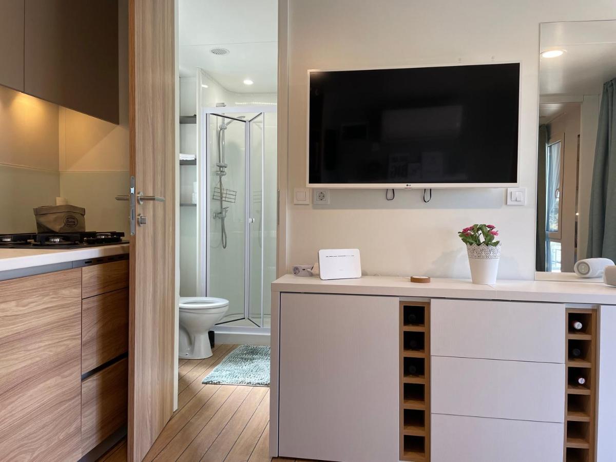 Harmonia Mobile Home Ровин Екстериор снимка