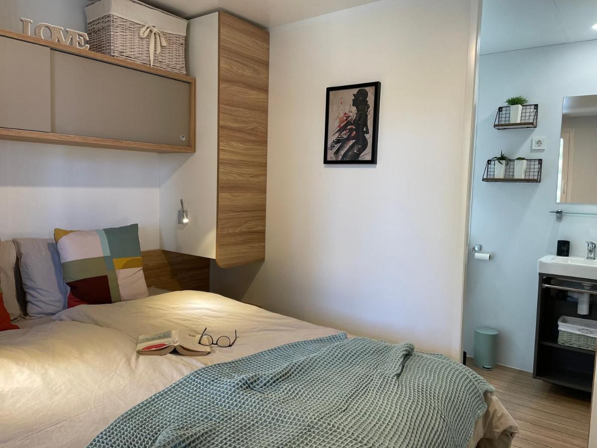 Harmonia Mobile Home Ровин Екстериор снимка